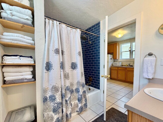 Building Photo - Updated 3-Bedroom Home Near Downtown & University of Utah