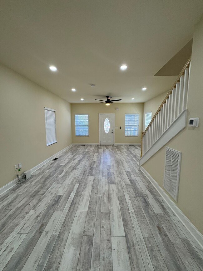 Building Photo - Be the first to live in this 3 bed/3.5 bath home across from Meharry Medical- great location with...