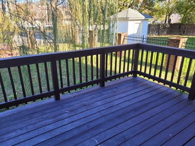 Building Photo - 3 Bedroom, 2.5 Bath Home with Open Floor Plan