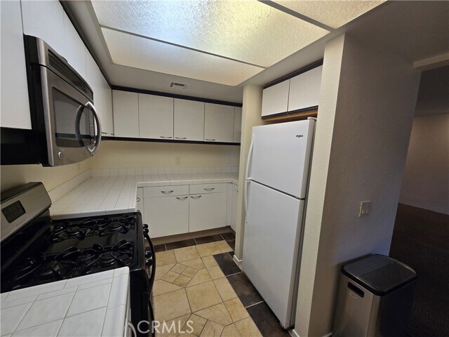 Building Photo - 35200 Cathedral Canyon Dr
