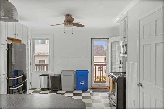 Building Photo - 52 Houston Ave