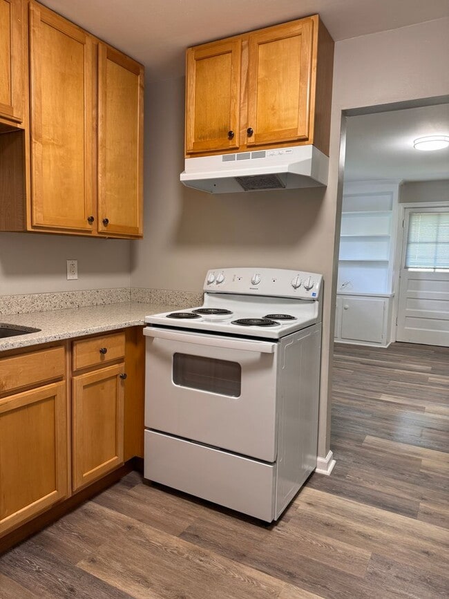 Building Photo - Santana - Princeton