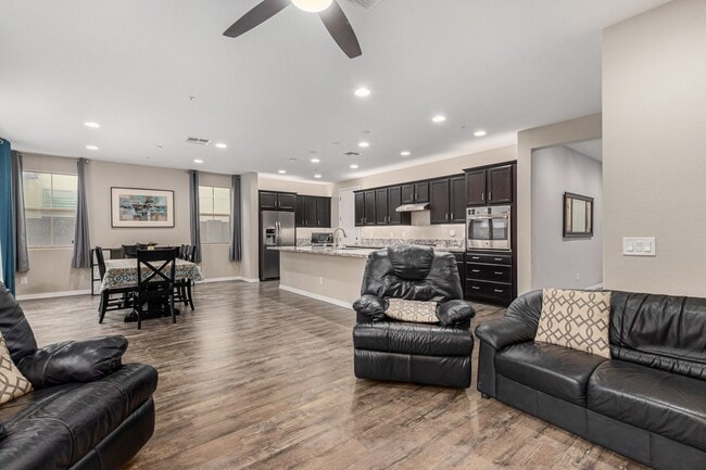 Building Photo - SONORAN FOOTHILLS 4 BEDROOM 2.5 SFH