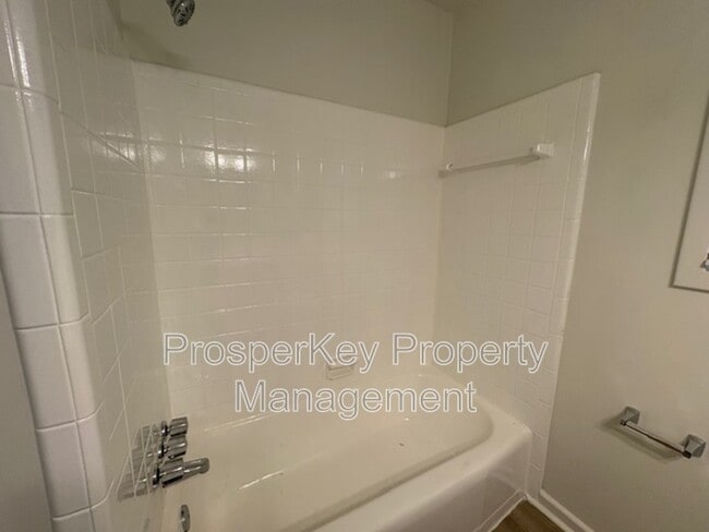 Building Photo - 861 Wright Dr