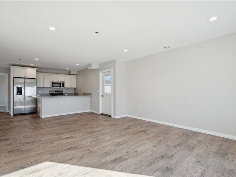 Building Photo - 7028 Thunder Vly Dr