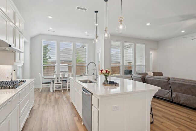 Building Photo - 453 Arcane Dr