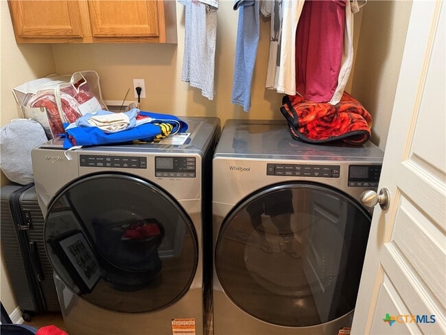 Building Photo - 1126 Neuberry Cliffe