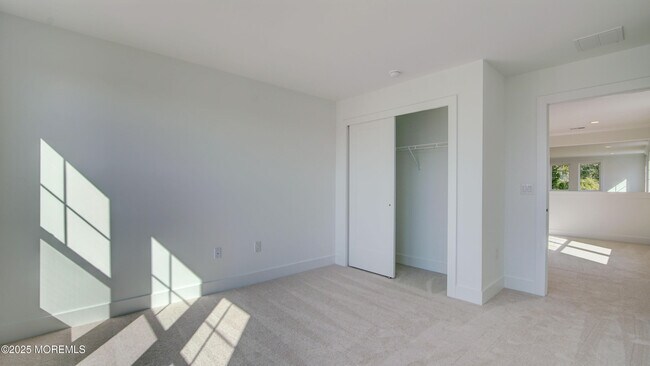 Building Photo - 109 Sofia Dr
