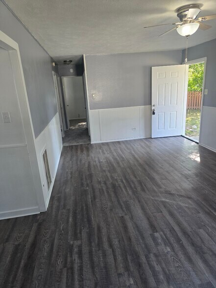 Building Photo - 2618 Horton Dr
