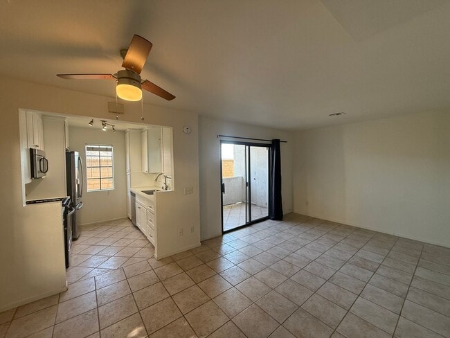Building Photo - Beautiful 2B/2BA Condo in Rancho Penasquitos!