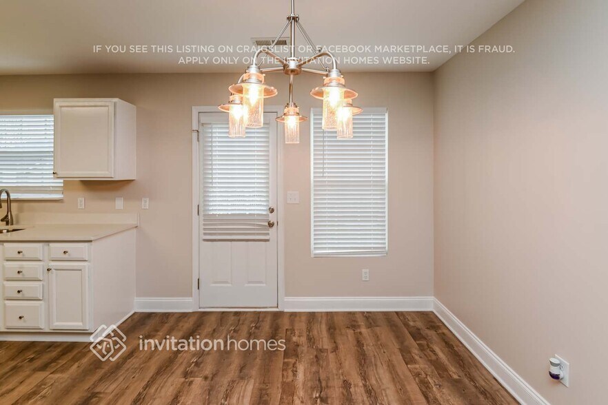 Building Photo - 2932 Ireton Pl