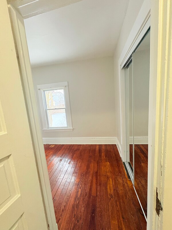 Building Photo - 962 Dunham St SE