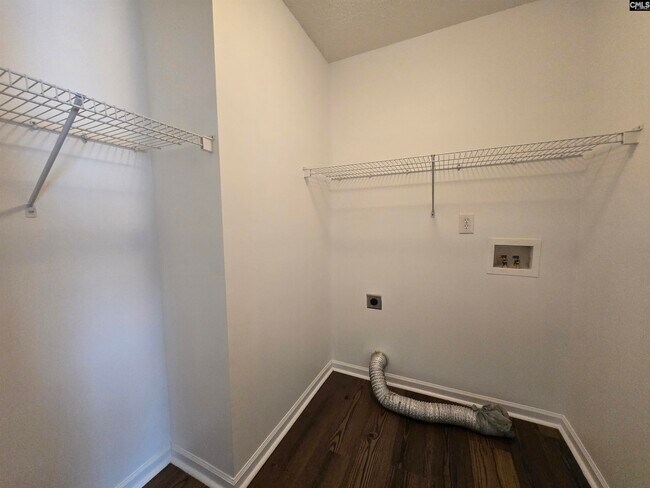 Building Photo - 132 Fox Grove Cir