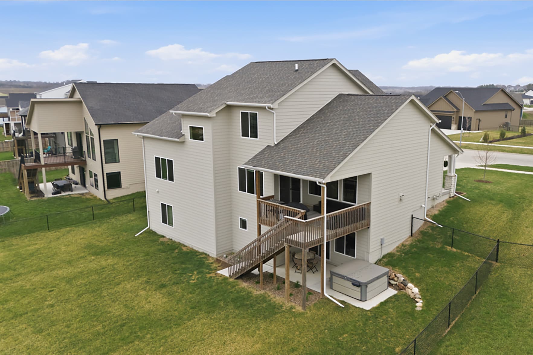 Building Photo - 2105 Timberview Dr