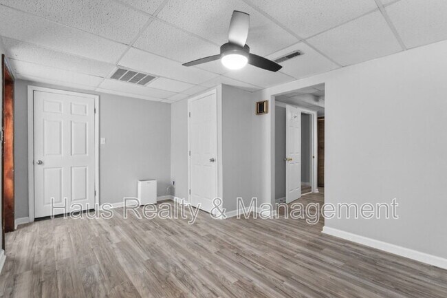 Building Photo - 518 Aspen Dr