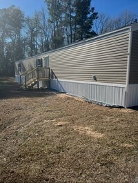 Building Photo - AVAILABLE NOW & SUPER close to Downtown Aynor!