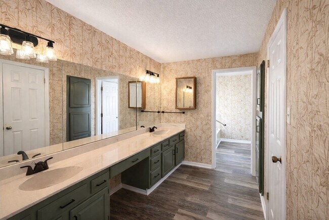 Building Photo - 2416 Birkdale Ln