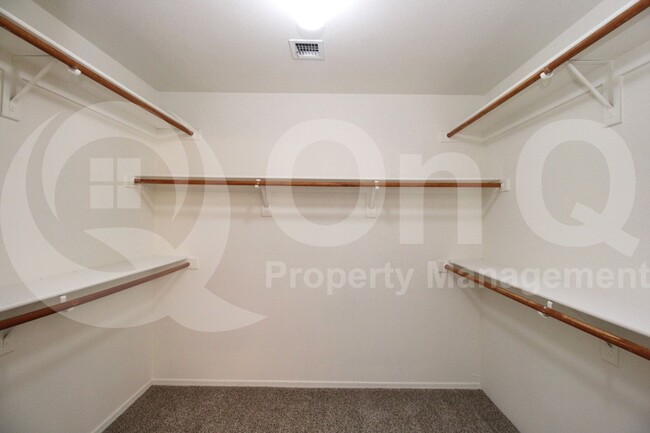 Building Photo - 7650 E Williams Dr