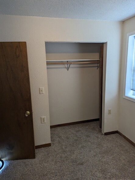 Building Photo - 1206 10th Ave S