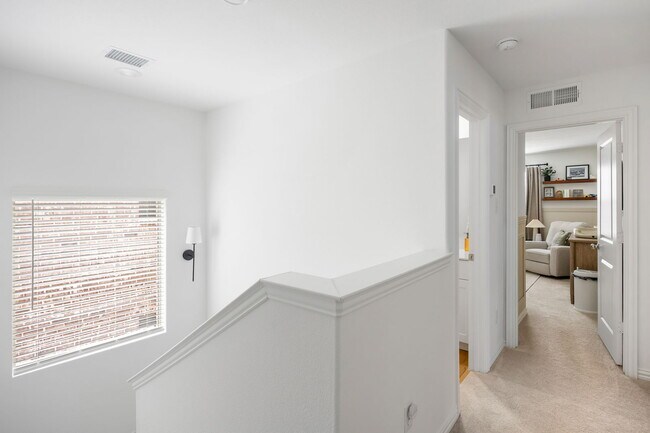 Building Photo - 10016 Thornapple Rd