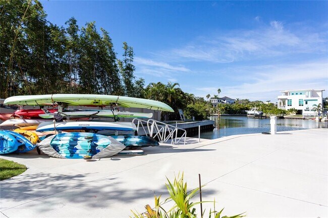 Building Photo - 1709 N Tamiami Trl
