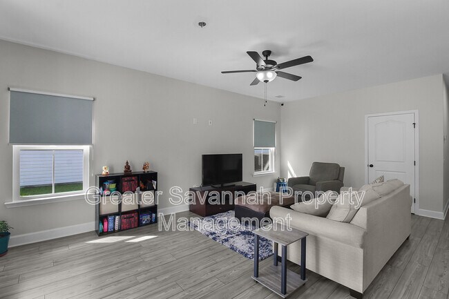 Building Photo - 208 Alyssa Ave