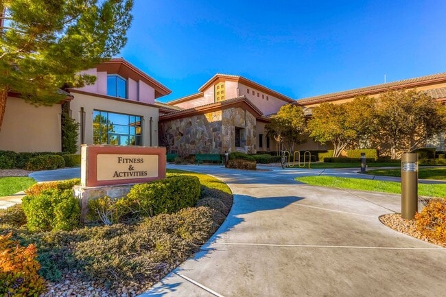 Building Photo - MONROE MODEL!  ALL APPLIANCES INCLUDED, FU...