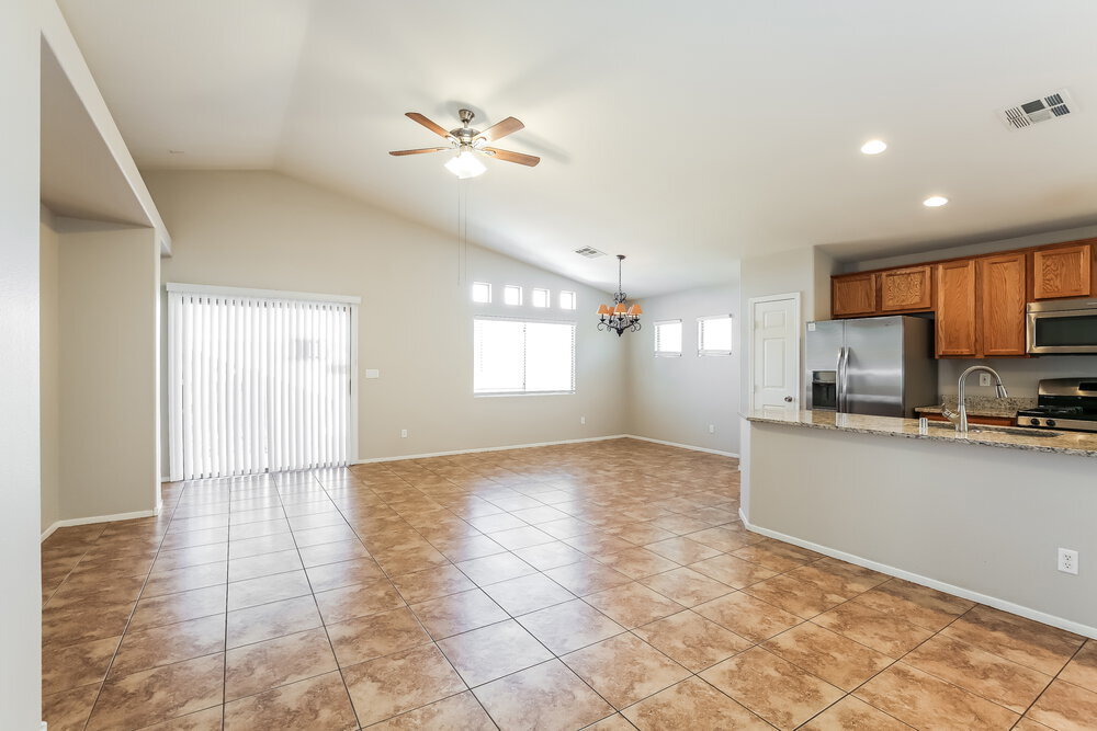 Building Photo - 5936 Crestmont Dr