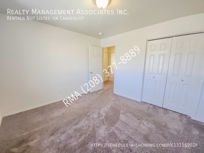 Building Photo - 835 N White Barn Rd