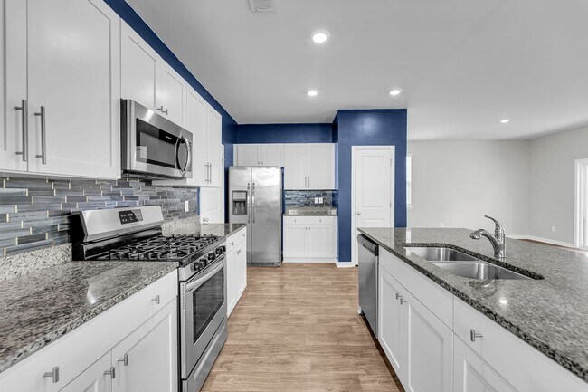 Building Photo - 550 Wayton Cir