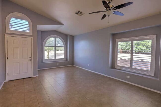 Building Photo - Rancho Sahuarita