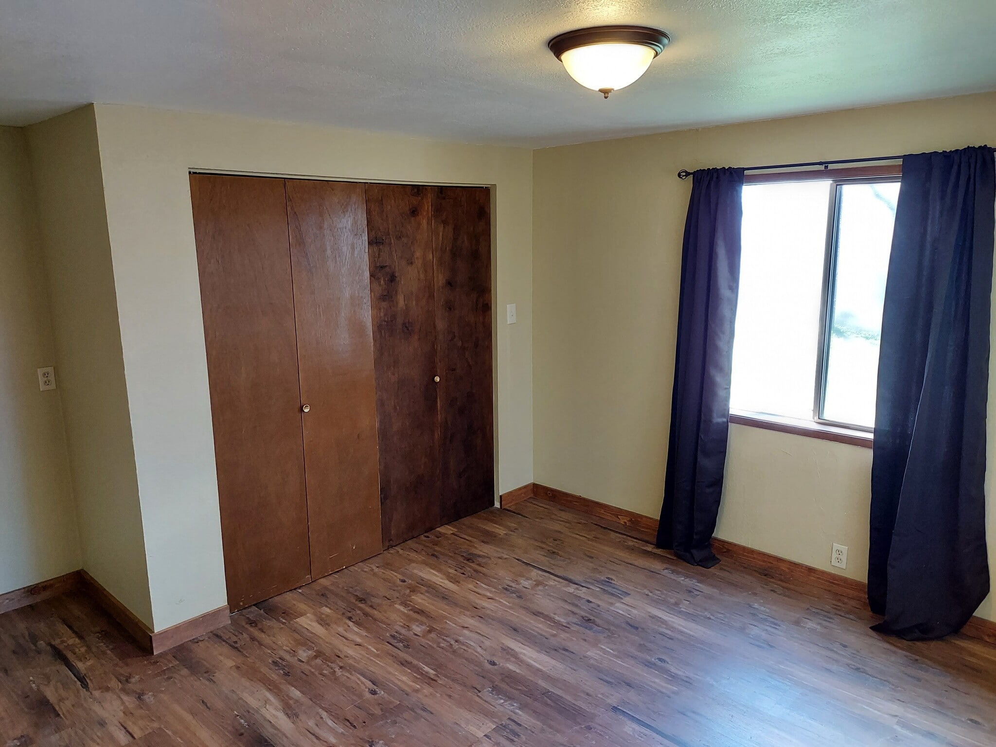 Bedroom - 209 Harrison St