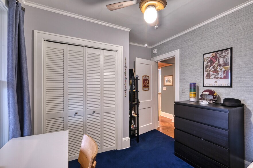 Building Photo - 5050 Manitou Rd