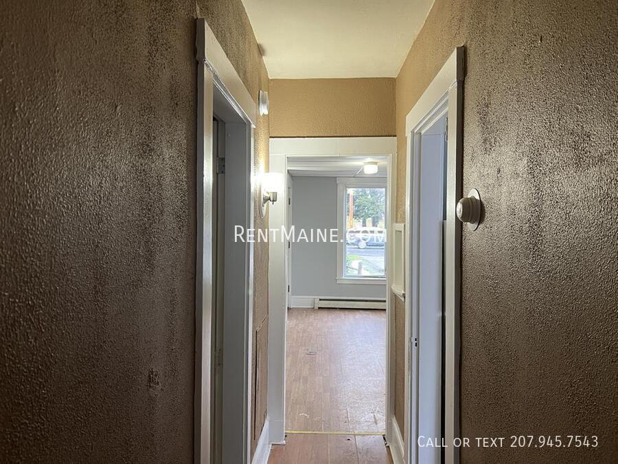 Building Photo - 402-404 Hammond Street Apt.