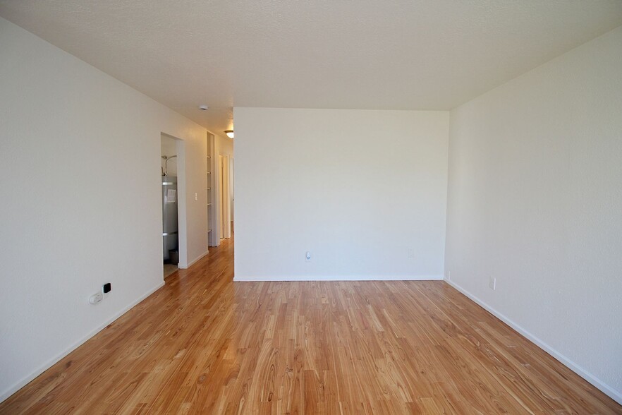 Building Photo - 4736 SE 99th Ave