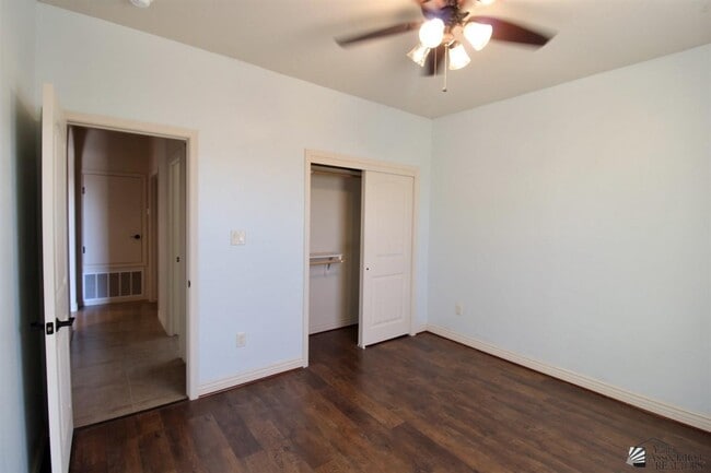 Building Photo - 8218 E paraiso Pkwy