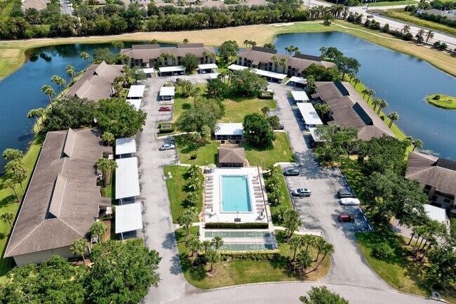 Building Photo - 18 Plantation Dr