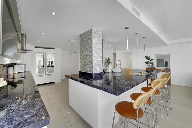 Building Photo - 3430 Galt Ocean Dr