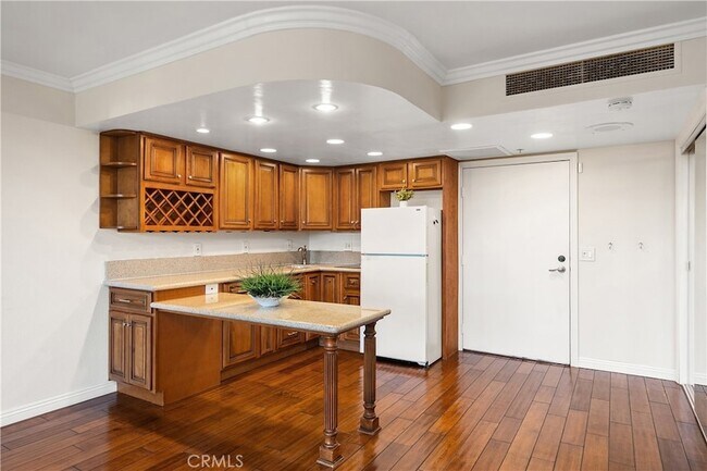 Building Photo - 24055 Paseo Del Lago W