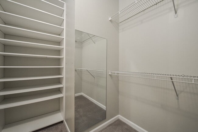 Building Photo - Brookhaven Condo