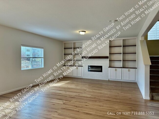 Building Photo - 3755 Reindeer Cir