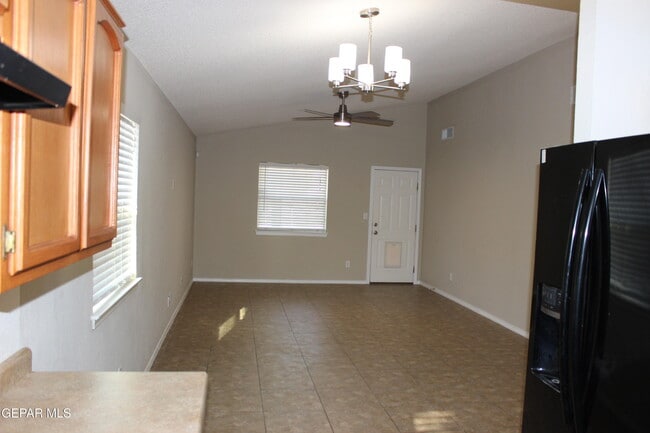 Building Photo - 13978 Vaquero Rock Dr