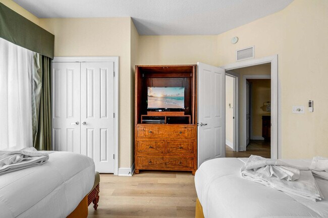 Building Photo - 7628 Heritage Crossing Way