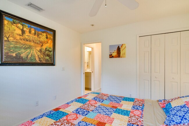 Building Photo - 2130 Rio Nuevo Dr