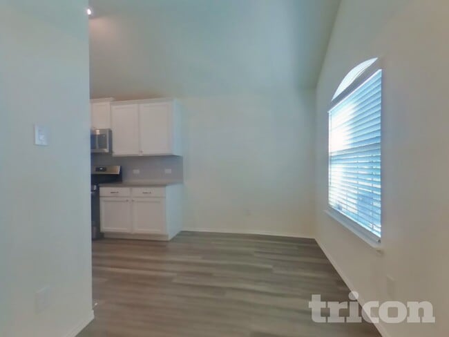 Building Photo - 14469 Cloudview Way