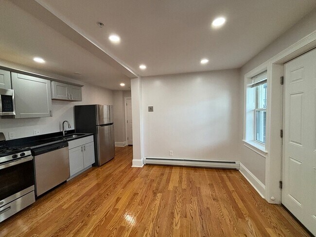 Building Photo - 12 Bickford Rd
