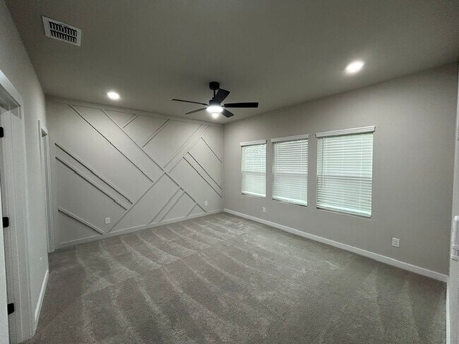 Building Photo - 9007 Glen Mont Dr