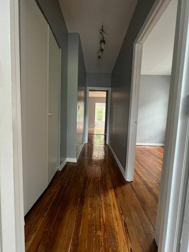 Building Photo - 27 Alton Pl