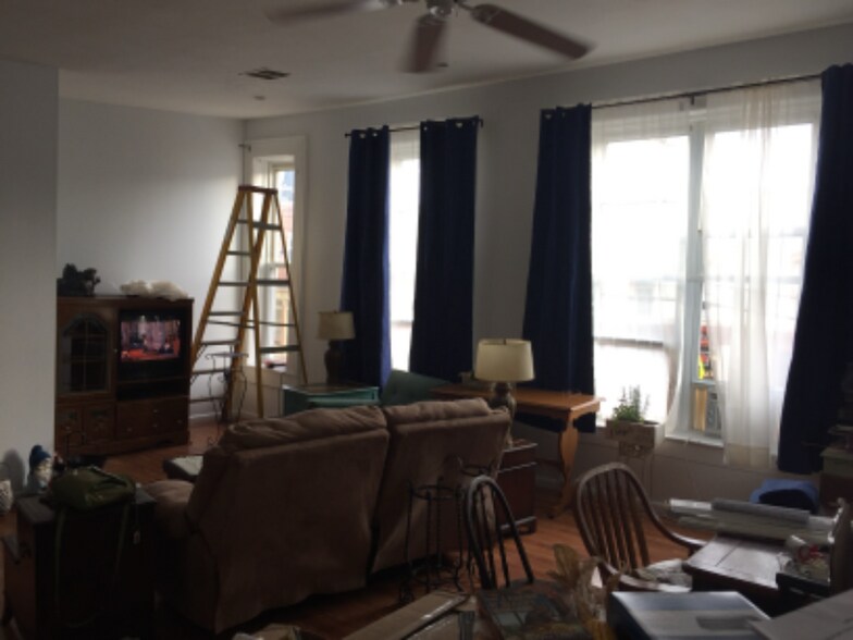 Building Photo - 3276 Main St