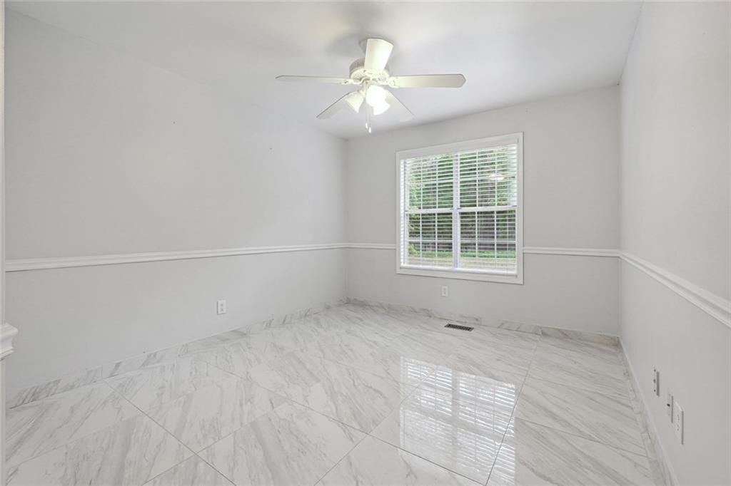 Building Photo - 3149 Lakeview Pkwy